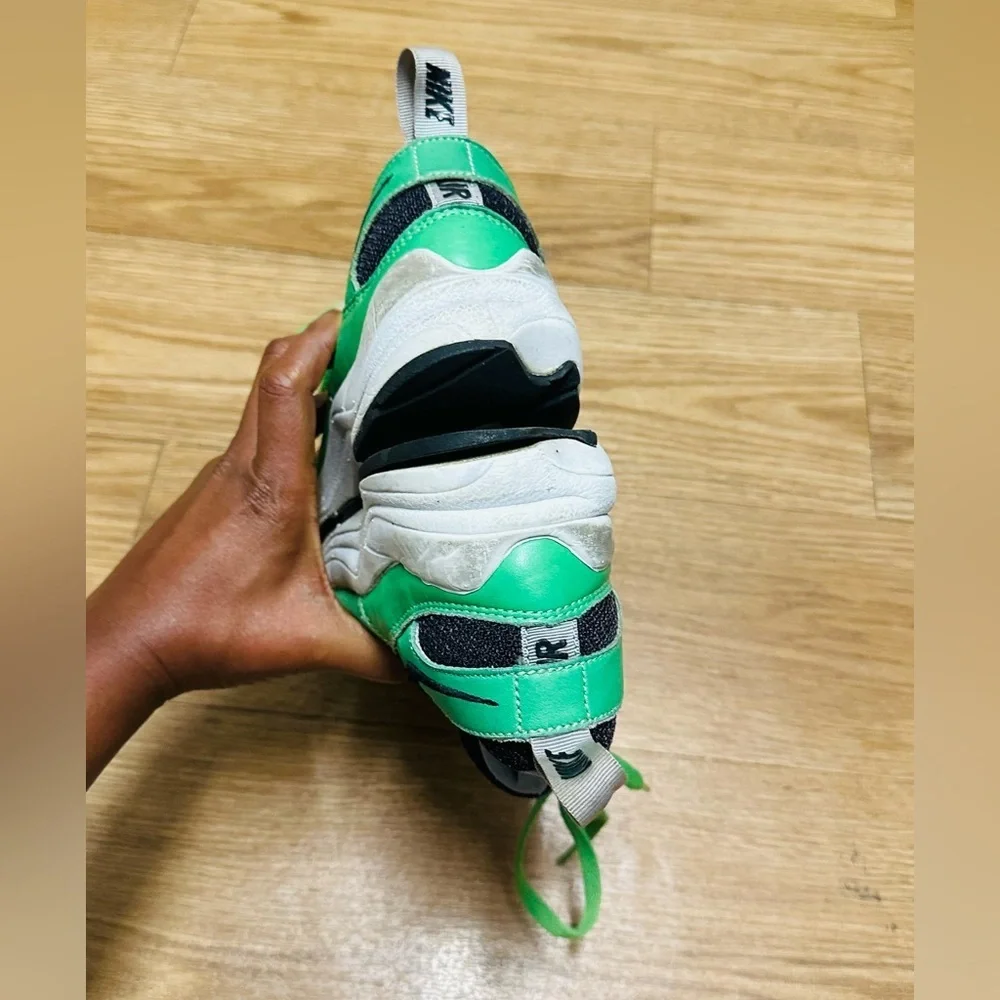 NIKE Air Green Sneakers